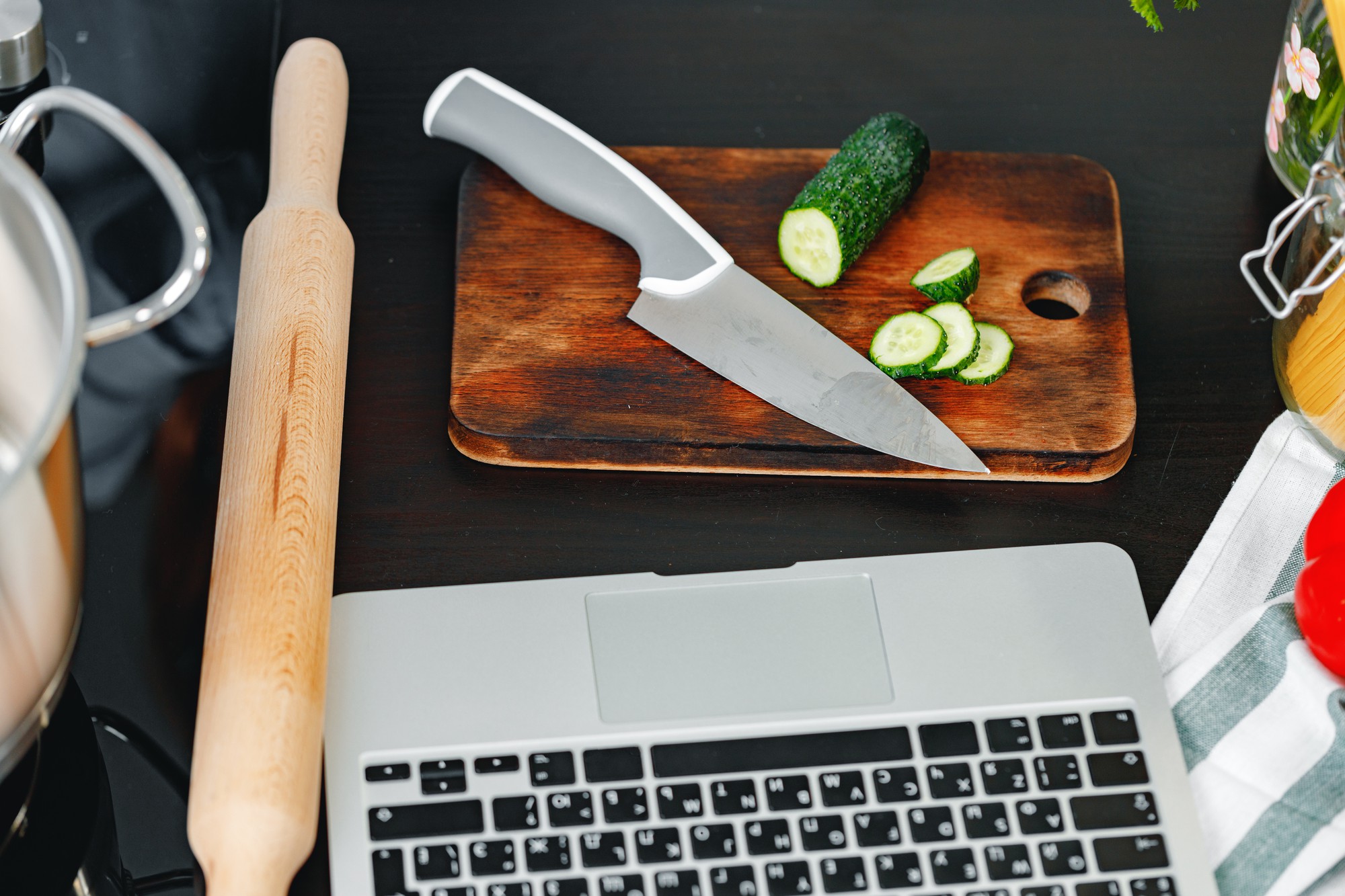 Students following a knife-skills drill